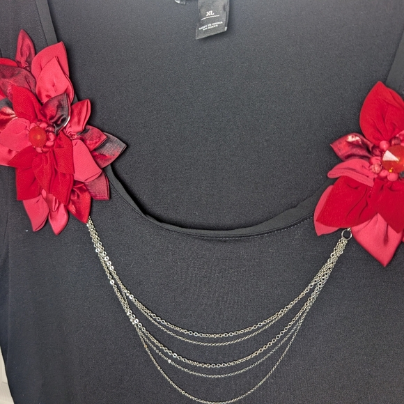 White House Black Market Short Sleeve Christmas Flower Top With Faux Necklace XL - Picture 4 of 7